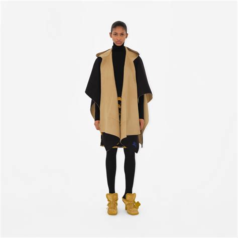 EKD Cashmere Hooded Cape in Black/archive beige